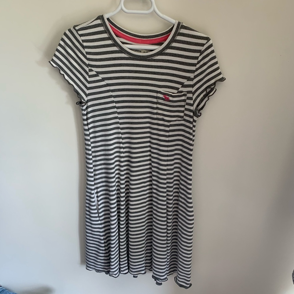 Striped t-shirt dress size 9/10